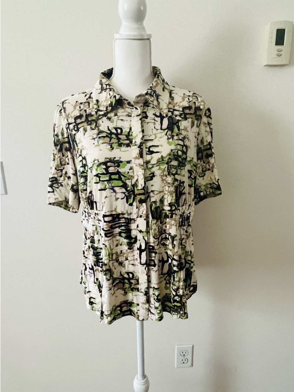 Abstract Print Short-Sleeve Button-Up Top - Cream & Green